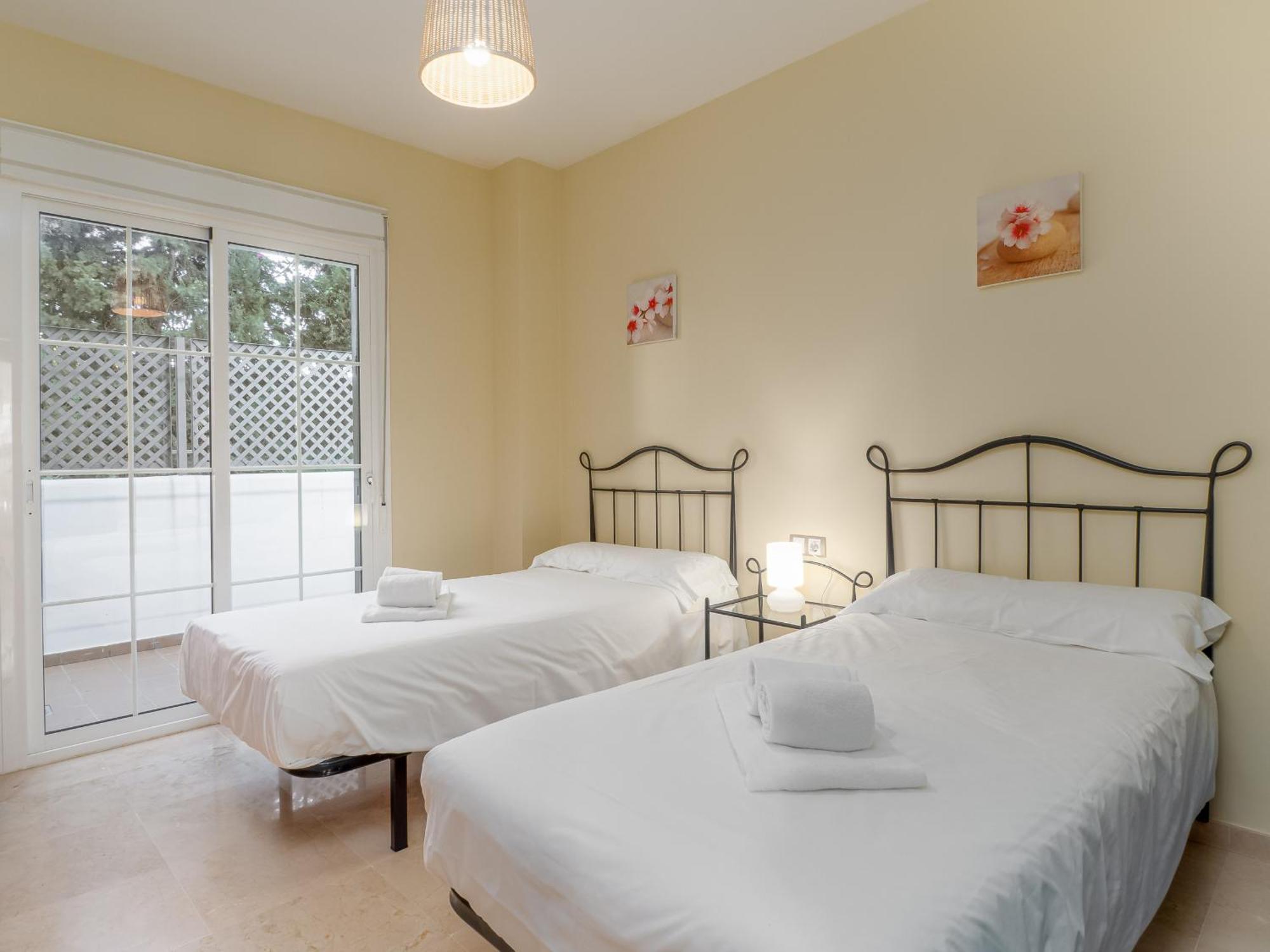 2044-Groundfloor with huge terrace&pools Appartement Manilva Buitenkant foto
